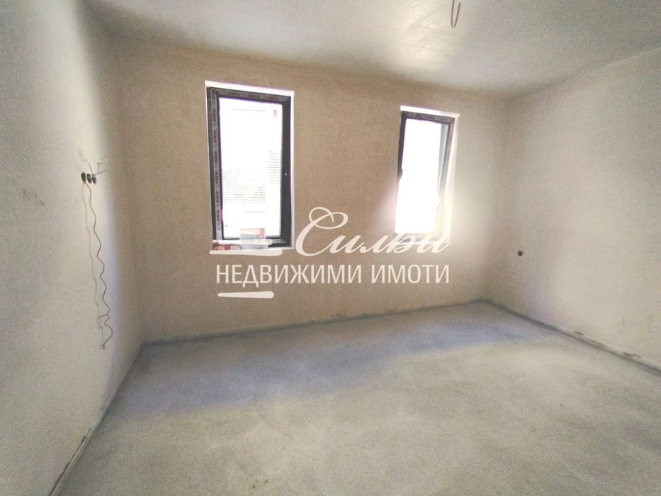 Тристаен апартамент в НОВОСТРОЯЩА СЕ жилищна сграда с ДВОР - Пети полк