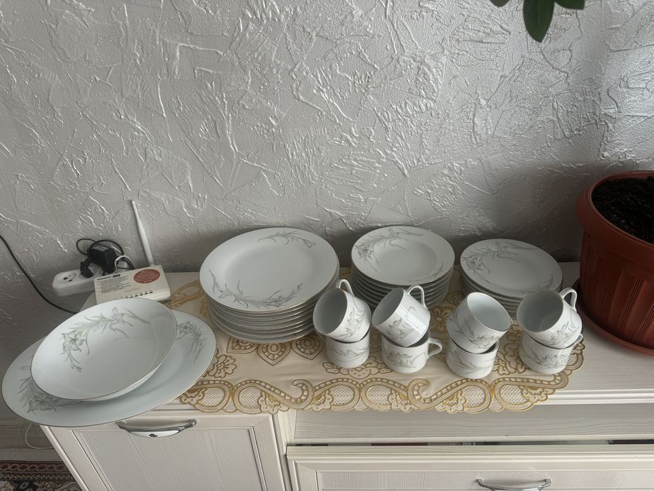 Сервиз   40 предмета  32000 тенге