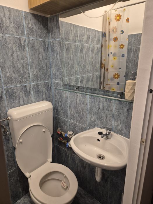 Dau în chirie garsoniera