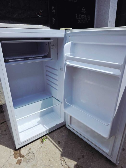 Продавам малки хладилници