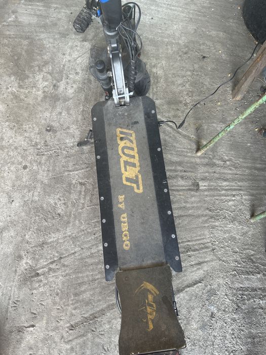 Trotineta eletrica KULT by UBGO