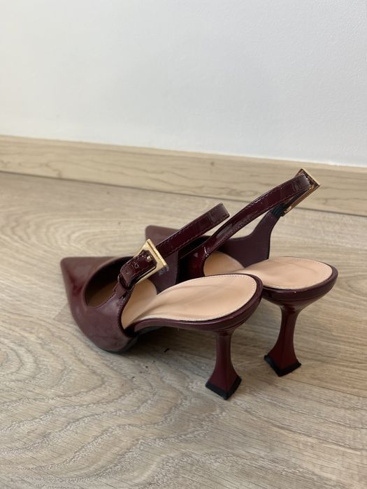 Елегантни бордо токчета