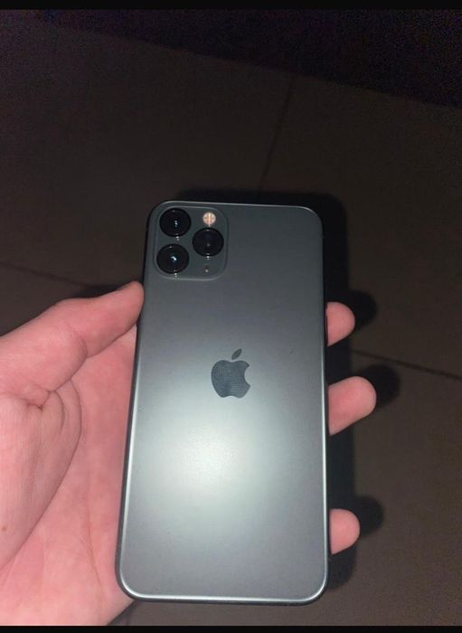 Продам iPhone 11 pro max