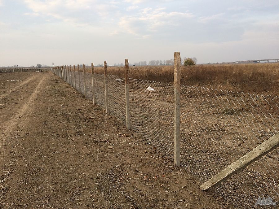 Бетонни колове за лозе и ограда