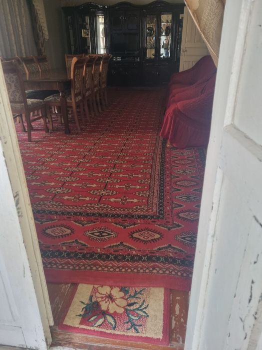 Карвон бозор рупарасида      Участка сотилади