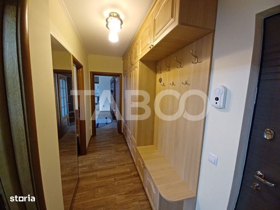 Apartament cu 3 camere modern renovat etajul 1 Centrul de Afaceri
