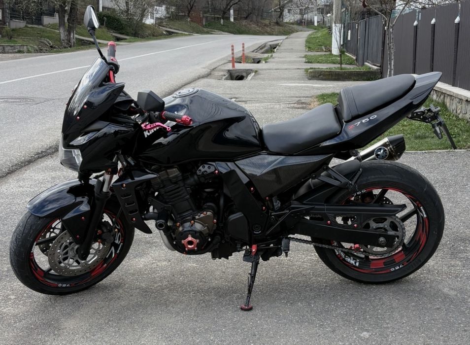 Vând kawasaki z 750  imatriculat Ro , propietar