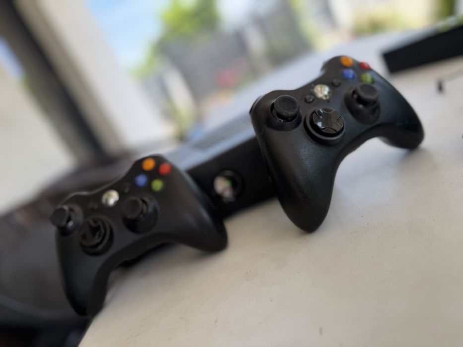 Xbox 360 cu accesorii