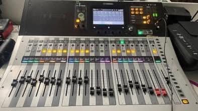 Mixer digital Yamaha TF-3