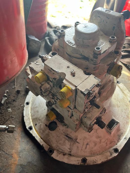 Продам насос LPV 150 на экскаватор Libherr 904