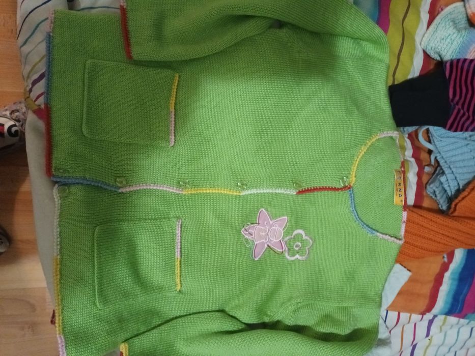 Продам свиторочки на девочку