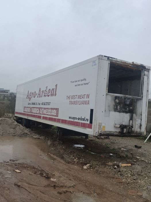 Vând cub TIR izoterm