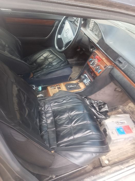 Продам мерс 124 2.6 паук автомат