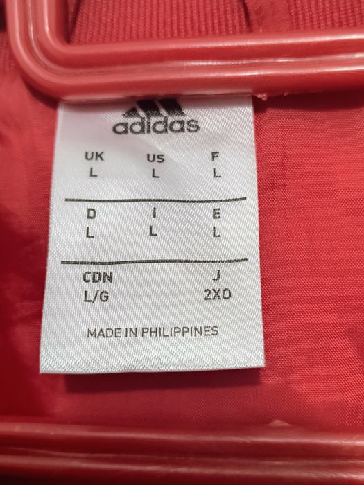Geaca marca Adidas mărime L culoare roșu și negru nouă fără etichetă
