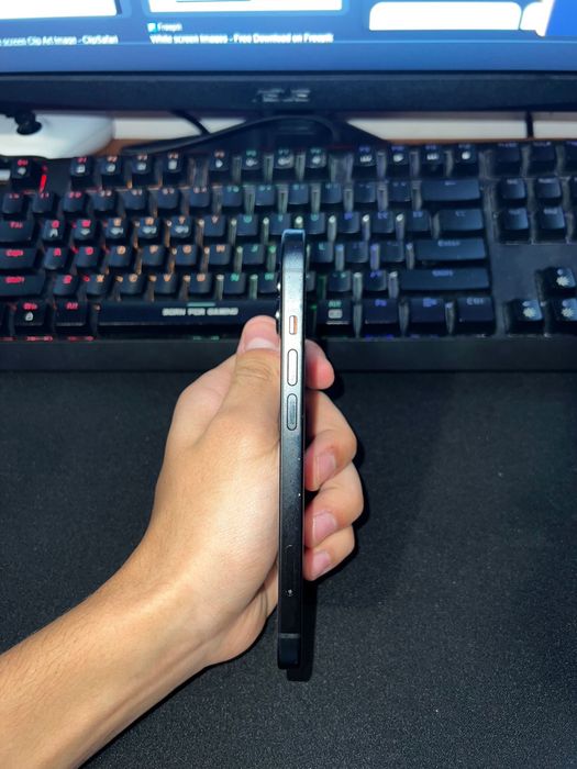 iPhone 15 in stare perfecta de functionare