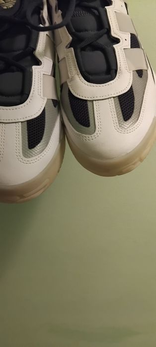 Adidasi Adidas marimea 44
