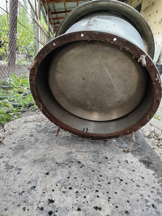 Ёмкость из нержавейки пищевой.