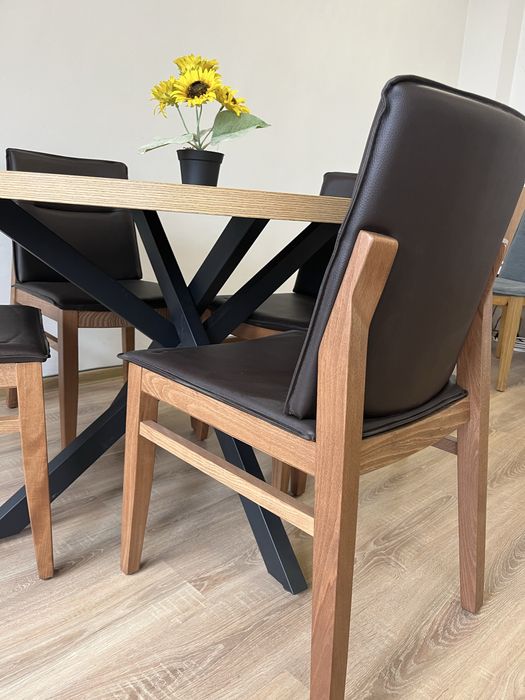 Модерни Тапицирани Столове