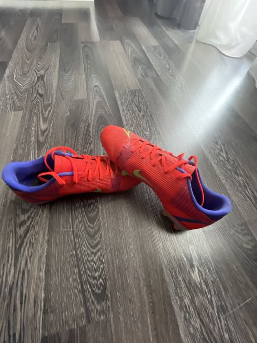 37/38 номер.Nike mercurial superfly 8 academy mg red.