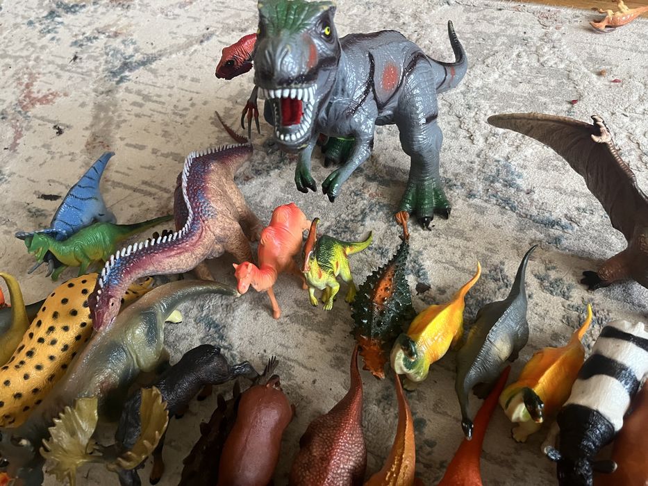 Игрушки динозавры
