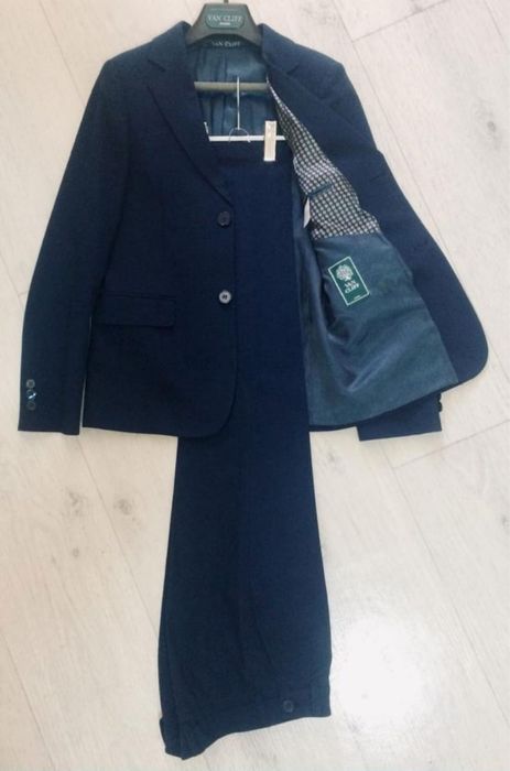 Продам школьную форму