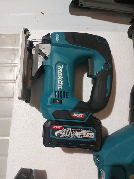 Scule makita 40v