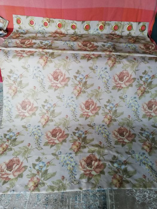 Штора нежного цвета