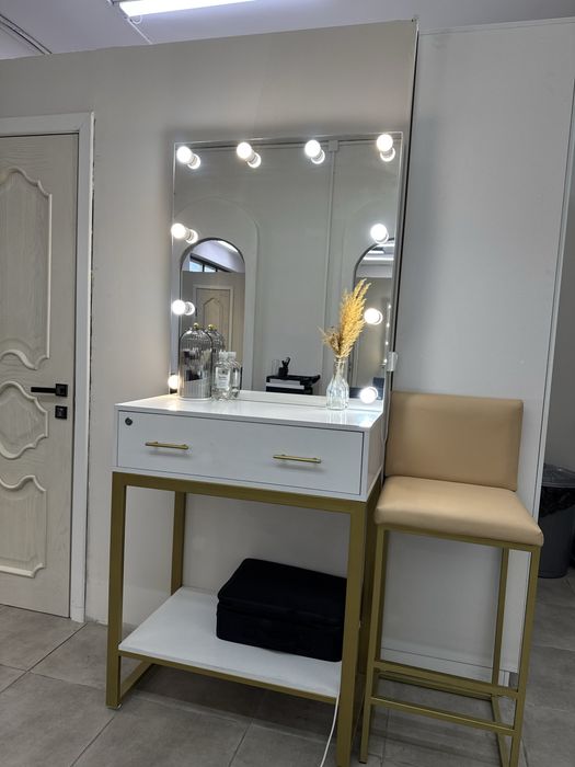 Сдается место для визажиста