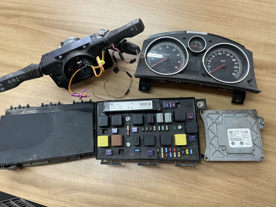 Ecu  компютър  комплект запалване Opel Astra H