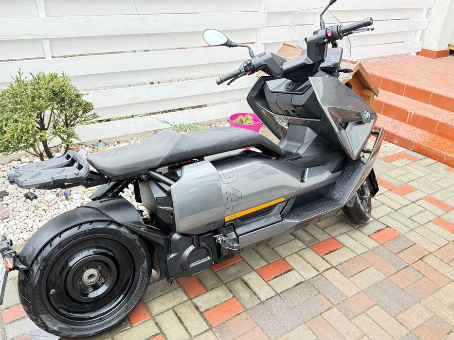 Vand scuter BMW CE 04 electric