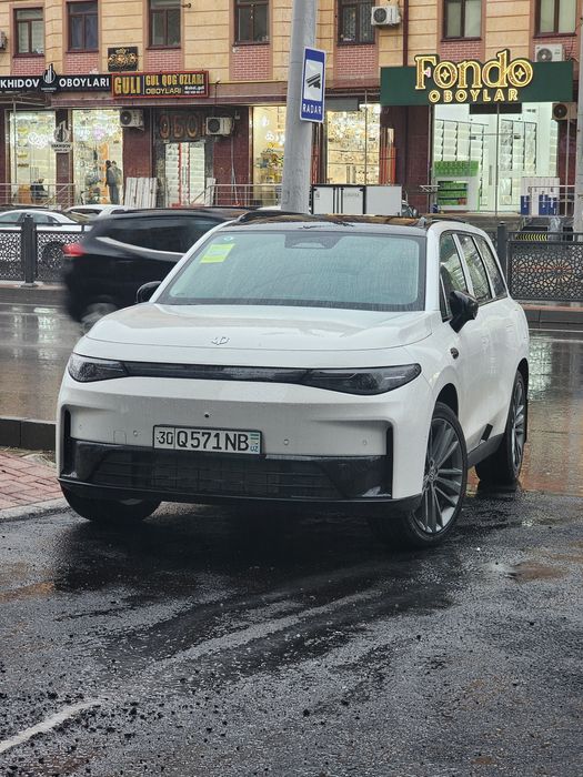 Leapmotor c16. 2dop opsiya. oq jemchuk .oranjiviy salon.moshin idiyal.