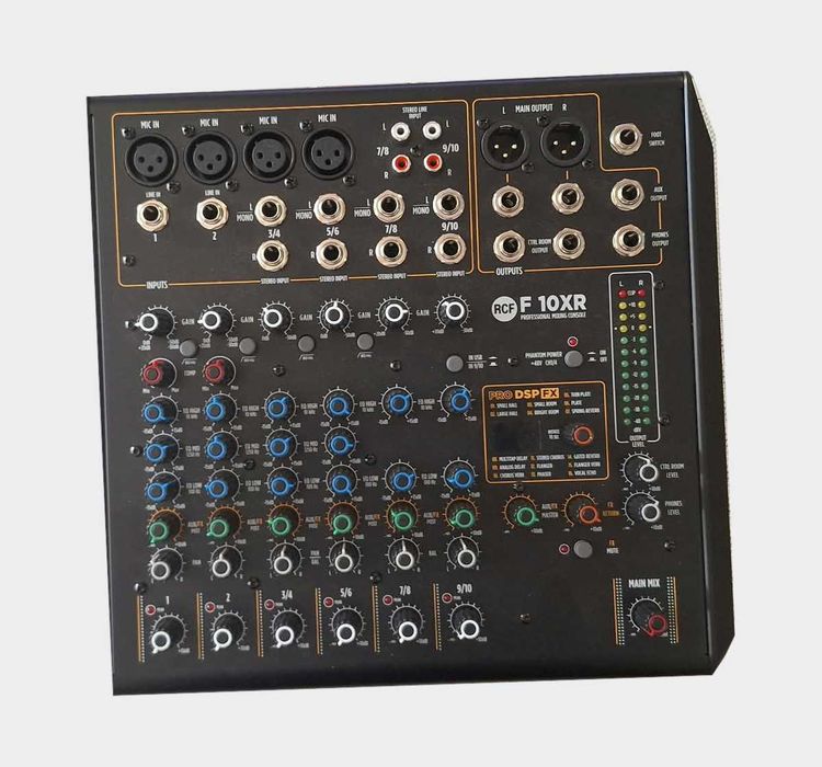 RCF F 10XR – 10-канален миксер с ефекти, USB и транспортен куфар