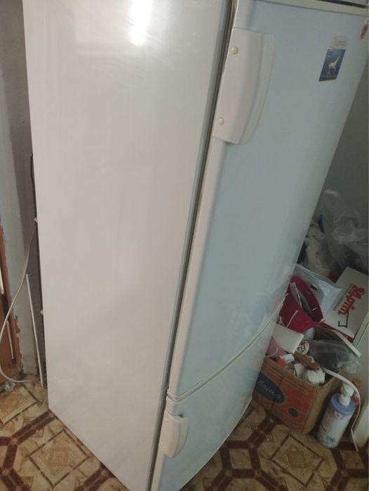 Продам недорого холодильник рабочий