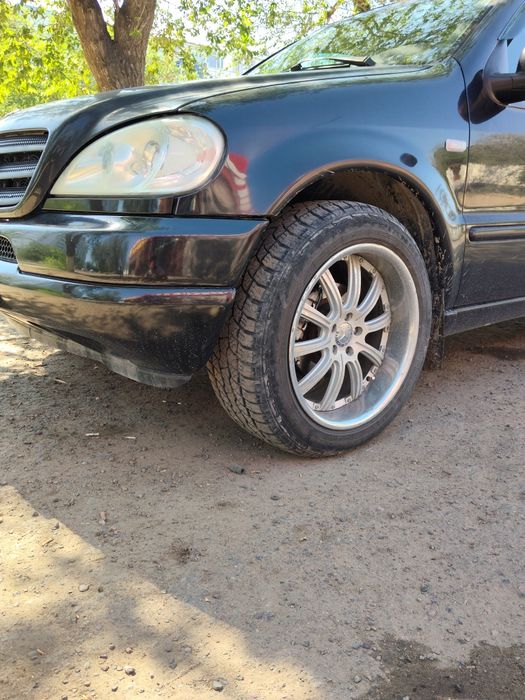 Продам шины с диском ml320w163