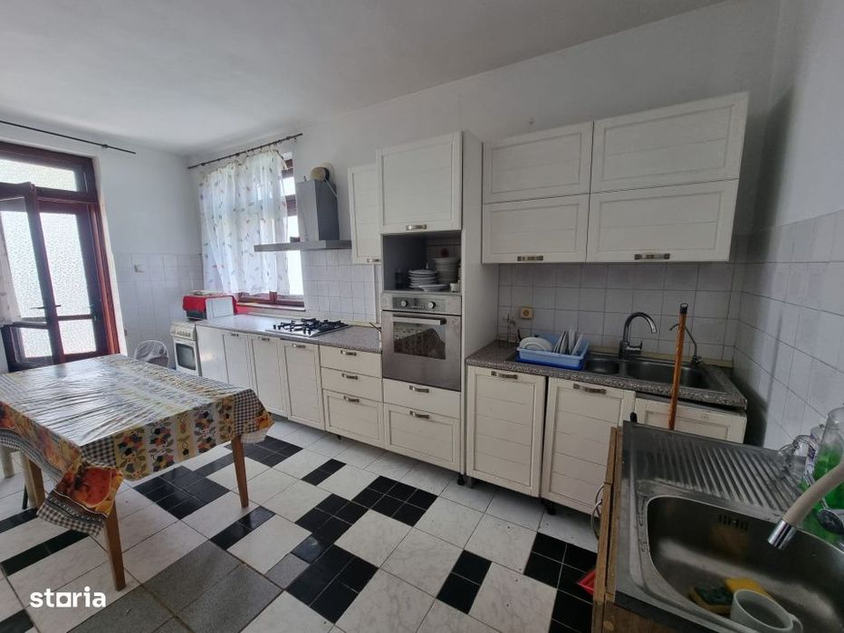 Vila spatioasa de vanzare in Busteni-Oportunitate de investitie