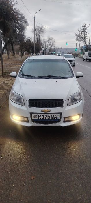 Neksiya 3 2chi pozitsiya srochna sotiladi