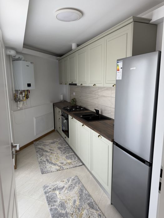 Ofer spre inchiriere apartament  3 camere