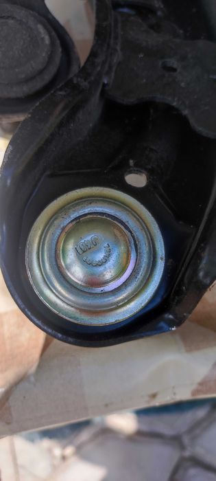 Предни шарнири с носачи - Нисан Алмера