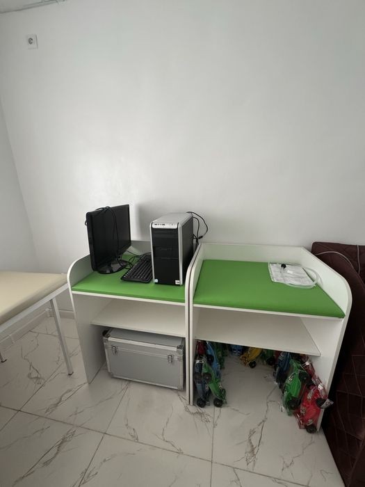 пелинальный столик для мед.учреждении