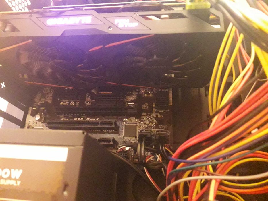 Геймърски компютър (Gaming PC)