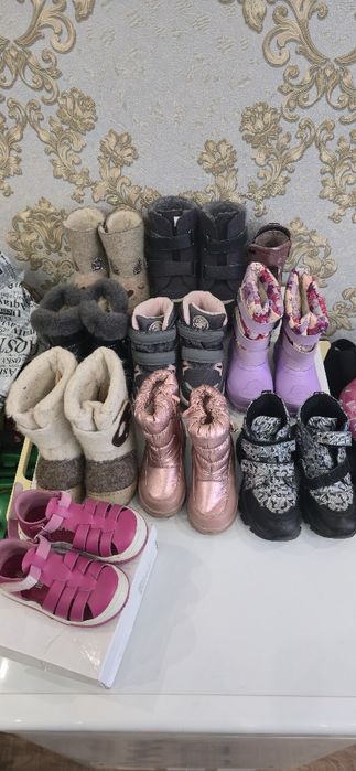 Продам детскую обувь