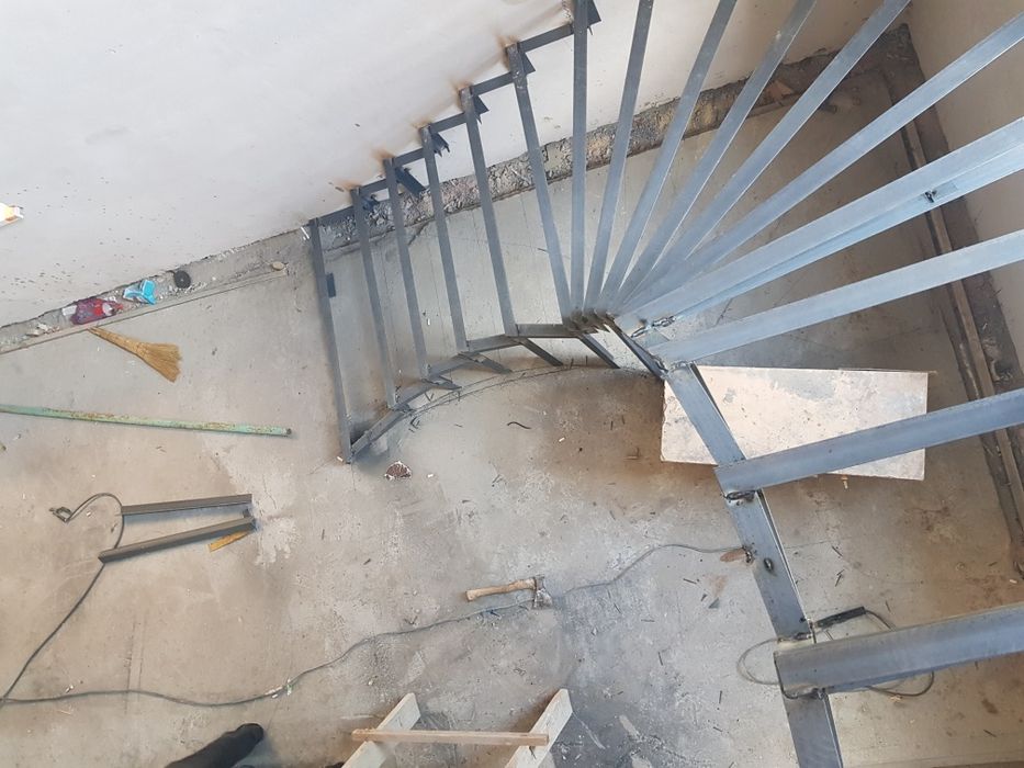 Лестницы из дерева и метала