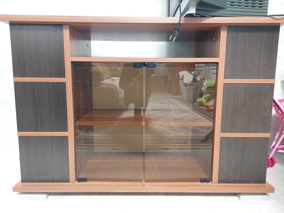 Продам тумбу ТВ с телевизором