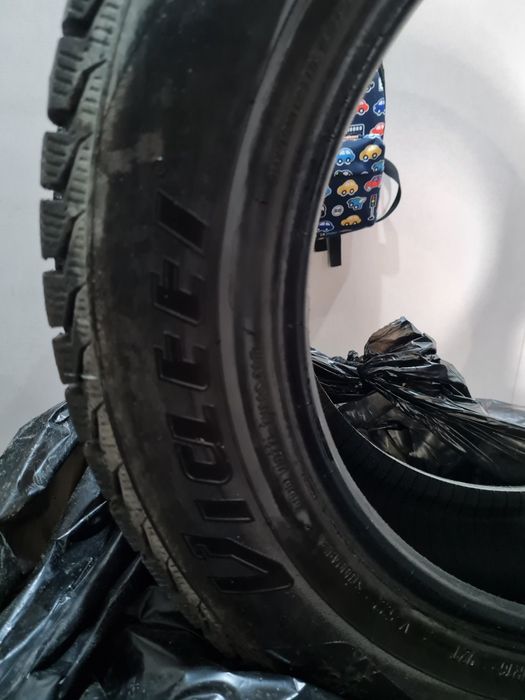 Продам зимние шины,ТОРГ хороший