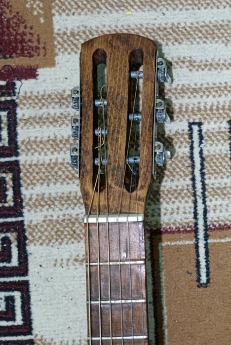 электроакустическая гитара советская шестиструнная