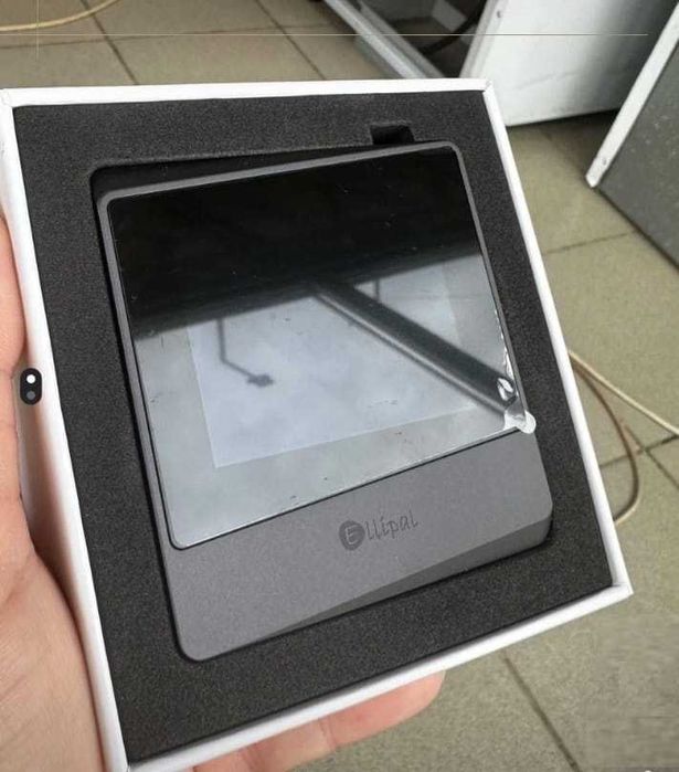 Холодный аппаратный криптокошелек