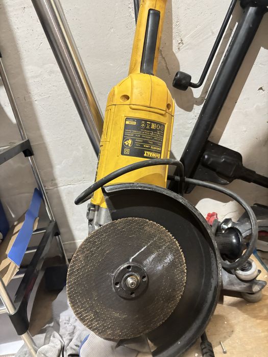 Болгарка Dewalt DWE492S-LAKA