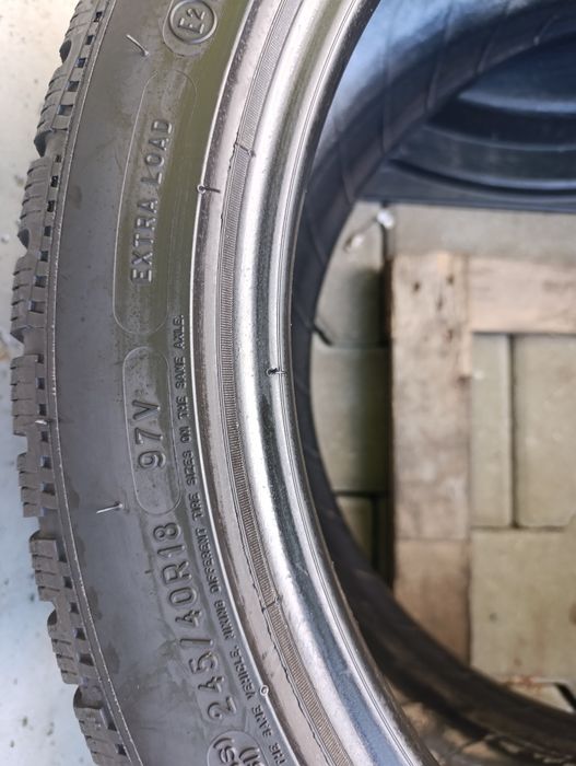 Anvelope de iarnă 245 40 18 Michelin dot 2017
