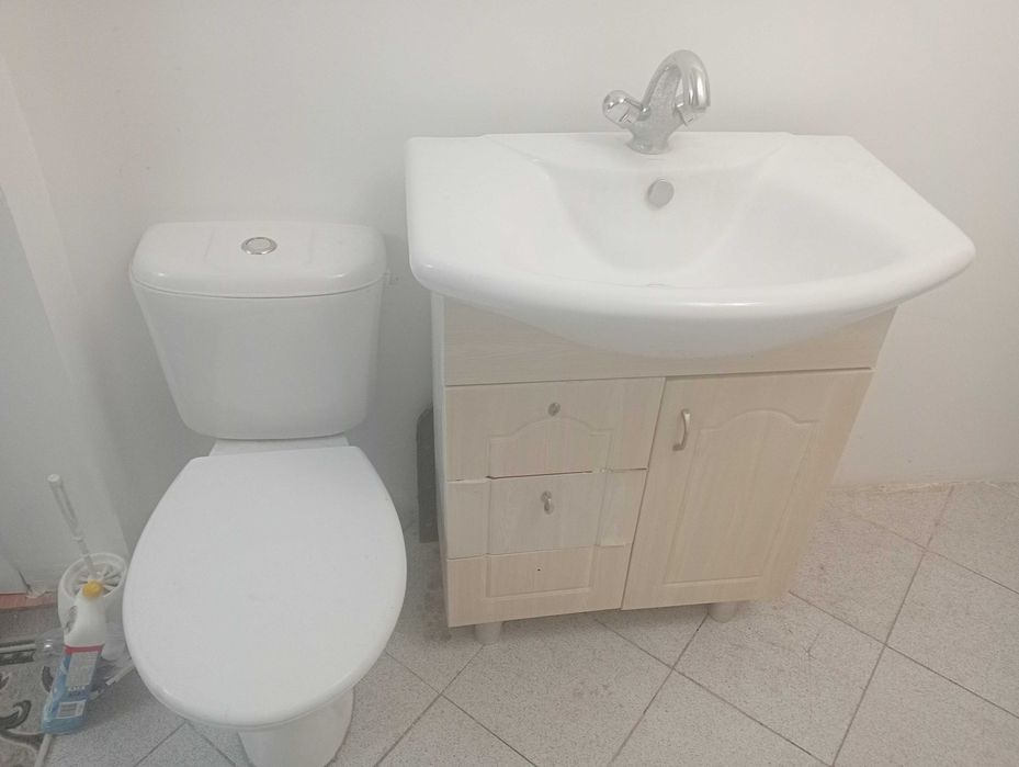 Продается раковина и унитаз