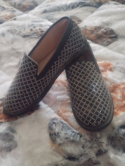 Ayollar oyoq kiyimi narxi 60 ming